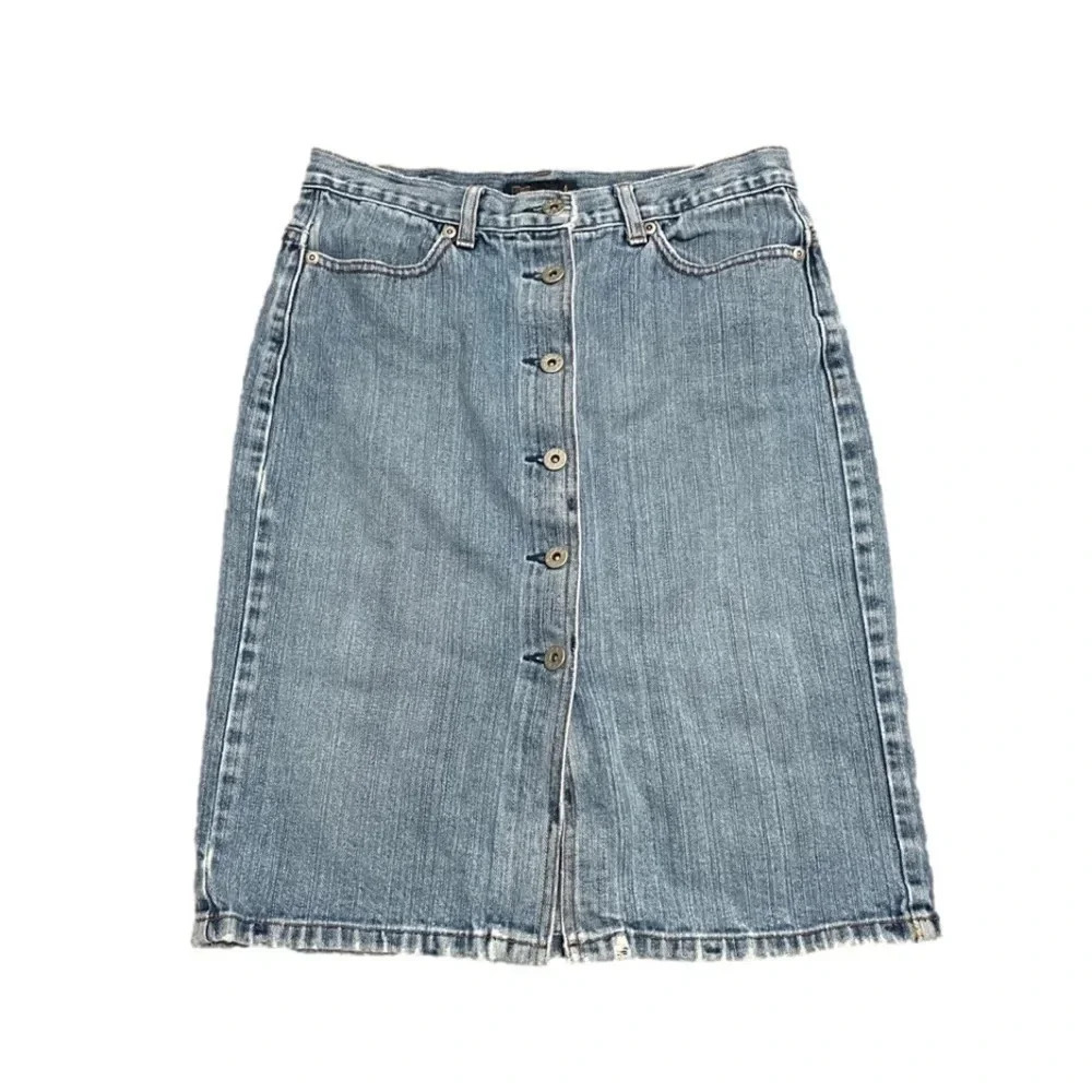 J. CREW Denim Pencil Skirt. Size 4. About 22”